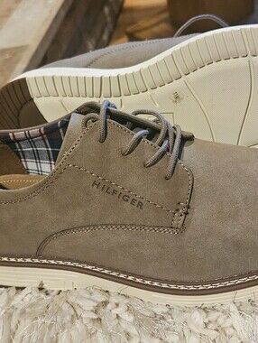 Tommy Hilfiger Men's Taupe Chukka Lace-Up Boots